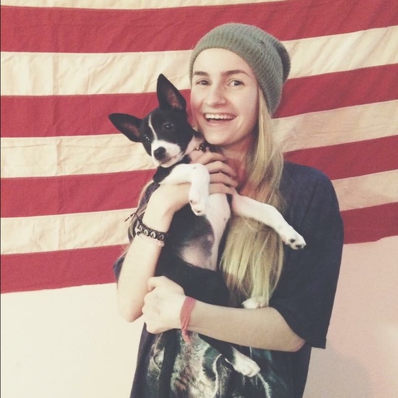 Meet your Posher, Krista - Picture 2 of 3