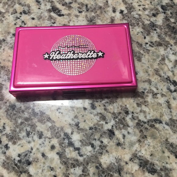 Mac limited edition eyeshadow palette