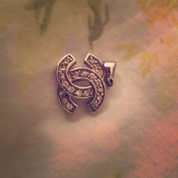 Chanel charm - Picture 1 of 1