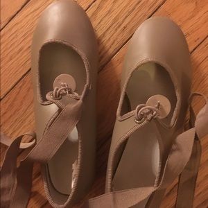 Tap shoes Size 12-12 1/2 girls