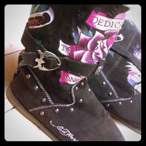 Ed hardy womens winter boots size 8