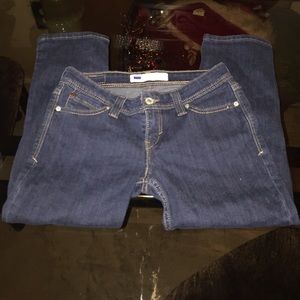 Levis Demi Curve