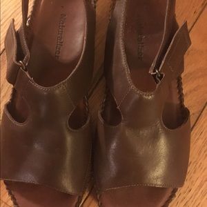 NEW Naturalizer Sandles-Size 6/fit like 7/8