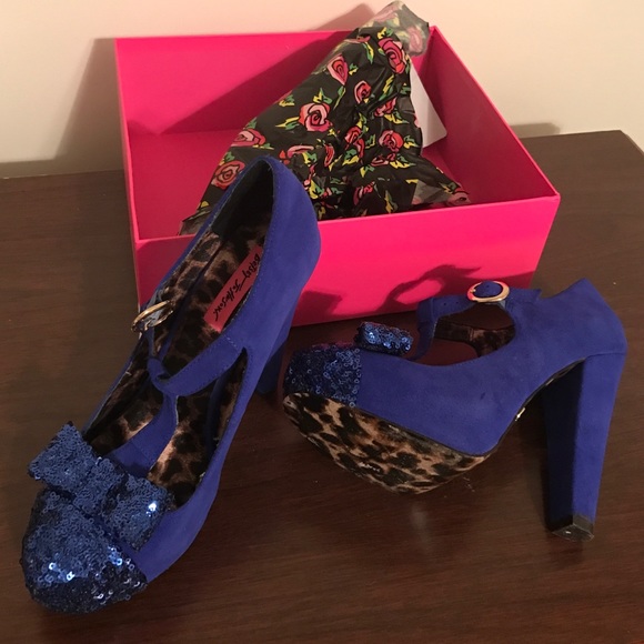 Blue suede Betsey Johnson heels - Picture 4 of 4