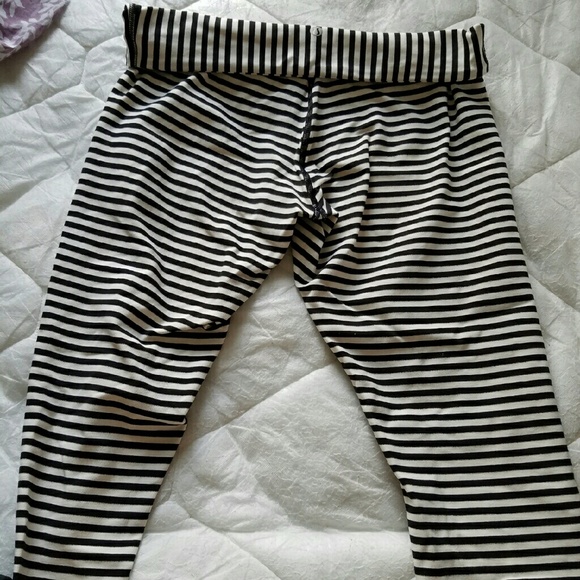 Lululemon size 10