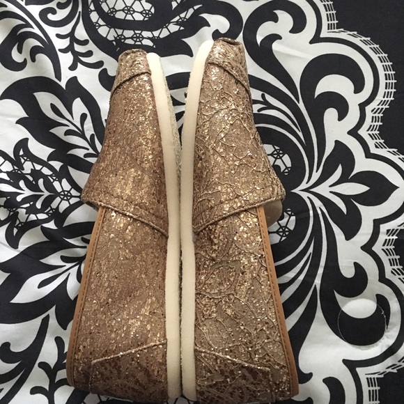 NIB toms rose gold glitz shoes size 9.5