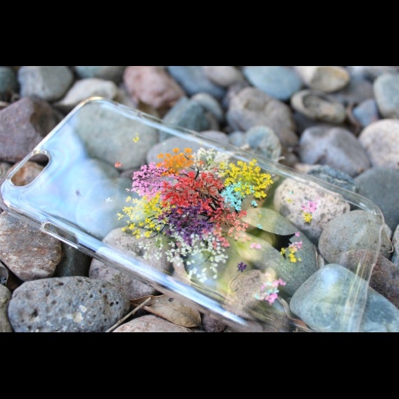 Pressed dried flowers rainbow tree phone case - Picture 3 of 4