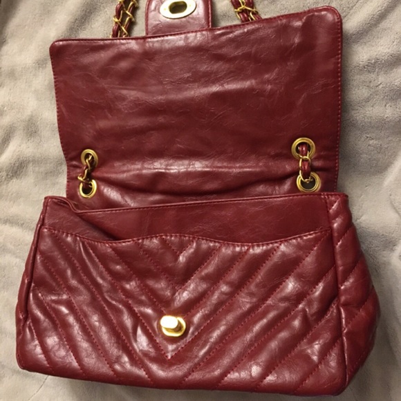 Red shoulder bag! - Picture 3 of 4