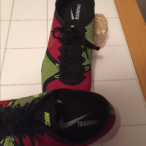 Men's NIKE tennis shoes