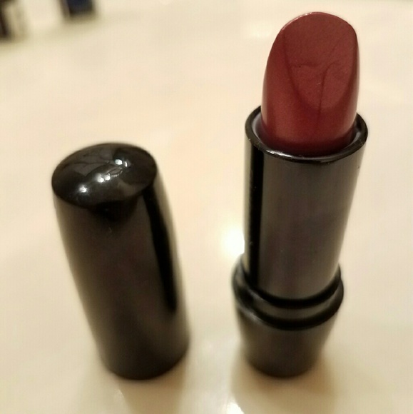 Lancome Makeup - Lancome Metallic Lipstick Makeup NEW Oh La la Red Lancome Makeup - Lancome Metallic Lipstick Makeup NEW Oh La la Red