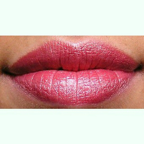 Lancome Makeup - Lancome Metallic Lipstick Makeup NEW Oh La la Red Lancome Makeup - Lancome Metallic Lipstick Makeup NEW Oh La la Red