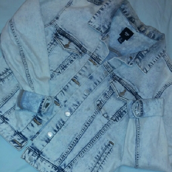 Vintage Fit Acid Wash Denim Jacket