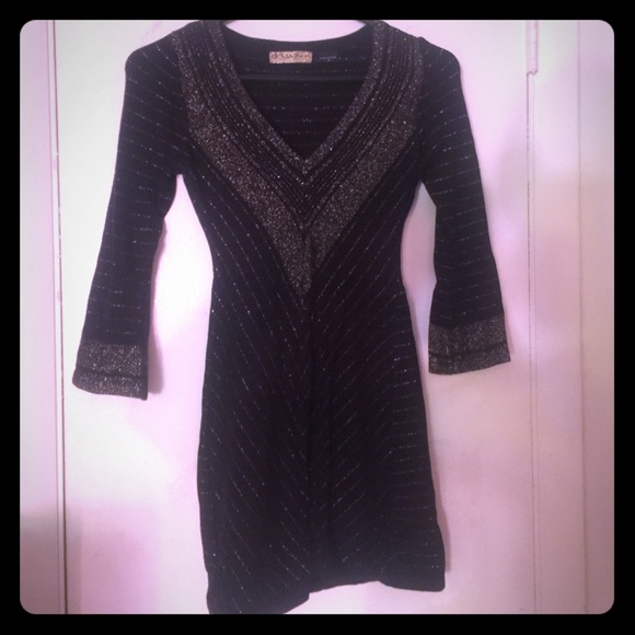 Guess Lightweight Black & Gold Sweater Dress.