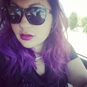 Meet your Posher, Iris