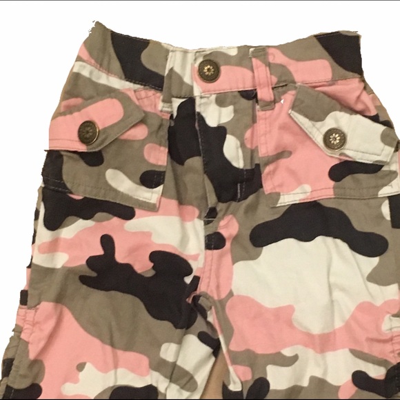 ⭐️ Camo Capris