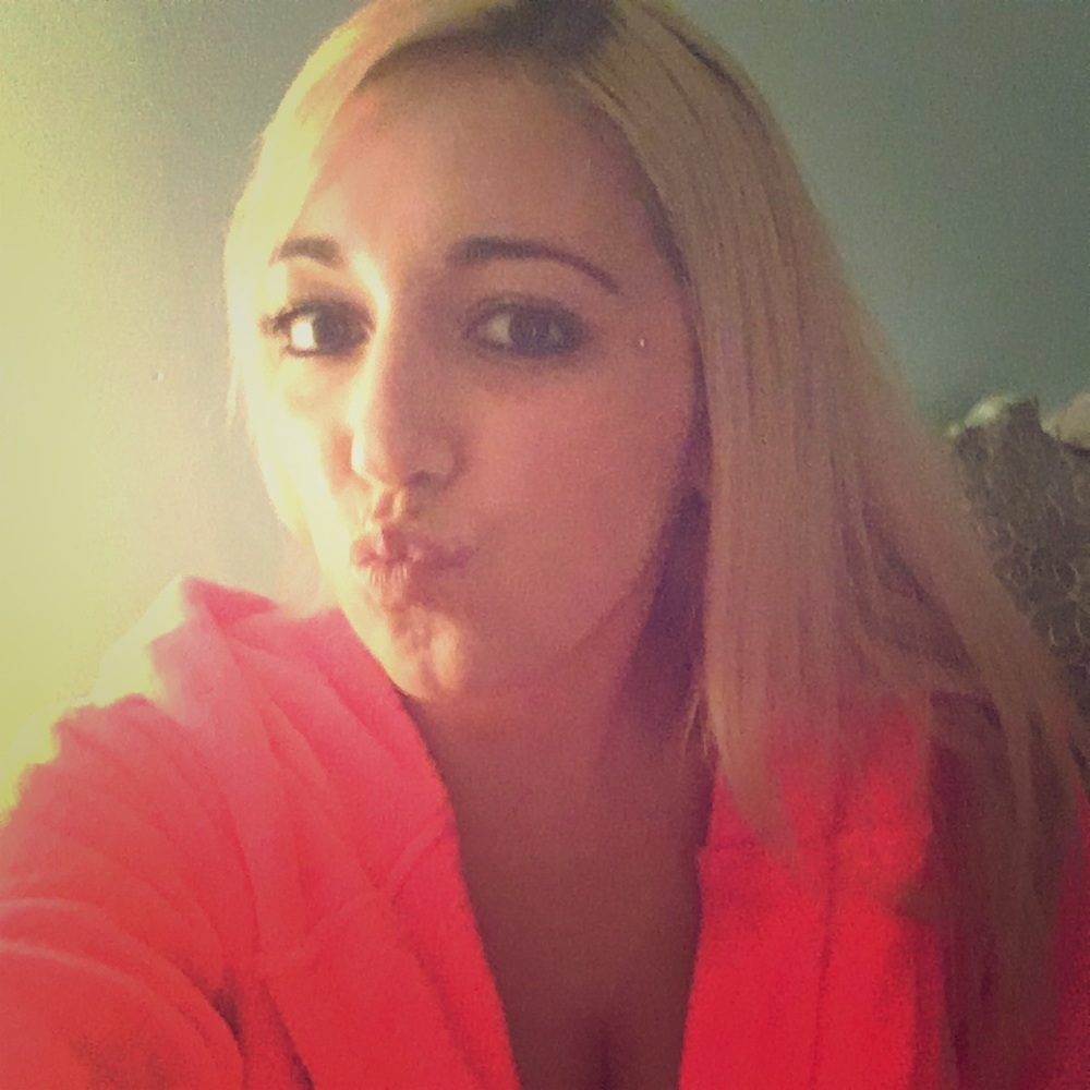 Meet your Posher, Alexandra