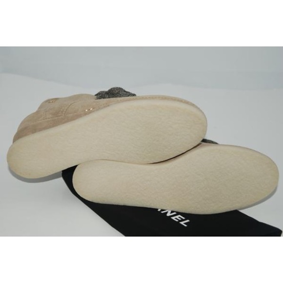 CHANEL 15B NWOB BEIGE SUEDE HEEL BOOTIES SZ 38.5 - Picture 3 of 4