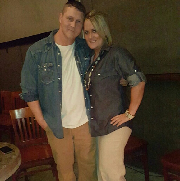 Meet your Posher, Carrie - Picture 3 of 3