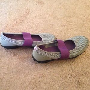 New balance casual shoes