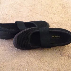 New balance casual shoes