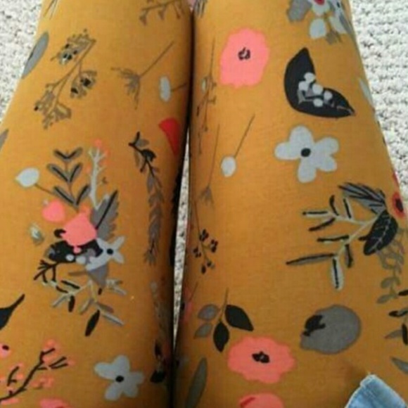 NOT SELLING! Need these leggings!!