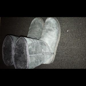 Black Uggs