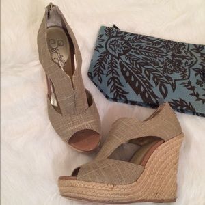 💜Super Cute Wedges💜