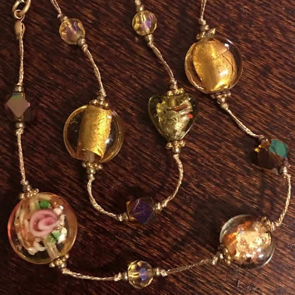 Glass beaded necklace - Picture 3 of 3