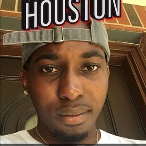 Meet your Posher, Derrick