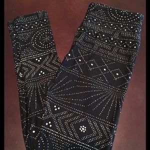Lularoe OS Black Aztec Dot leggings NWOT UNICORN