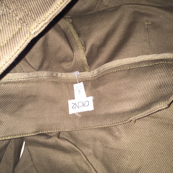 Cache 2 shorts - Picture 3 of 3