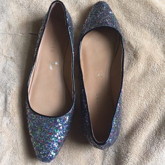 💞Multiple Colored Sparkle Pointed toe shoes.