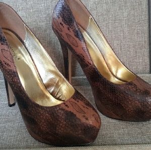 Monique Platform Pumps