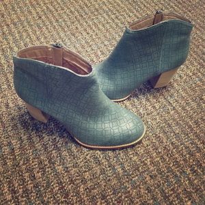 Sz 7.5 Fossil Brand booties