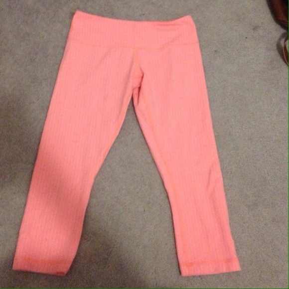Lulu orange crop leggings
