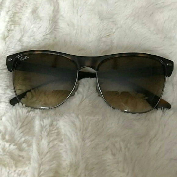 Ray-Ban Sunglasses - Picture 2 of 3