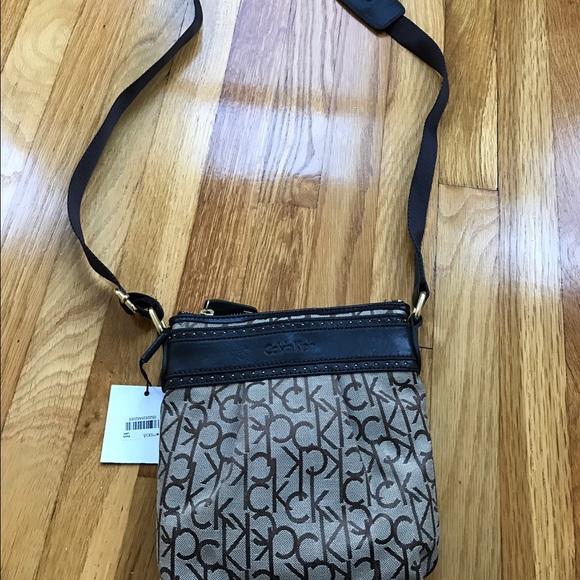 Cross body purse