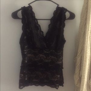 Black and Tan Blouse✨🍃