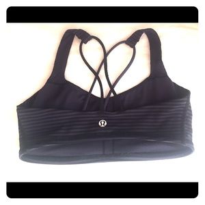 Lululemon 4 - Free to be - sports bra