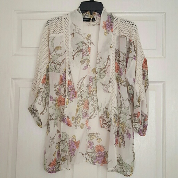 Versona Kimono