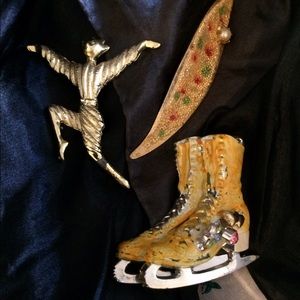 3-Fall/Winter Vintage Brooch Set