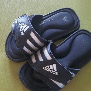 Adidas boys 12 gel sandal