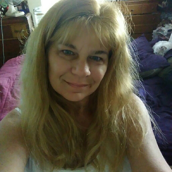 Meet your Posher, Jackie Marie - Picture 3 of 4