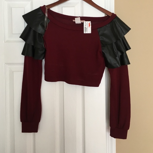 Boutique detailed shirt!🎉👚