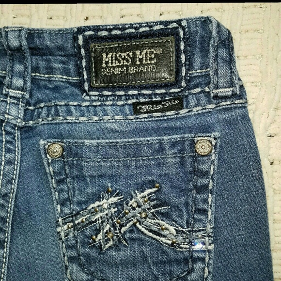 Miss Me stretch bootcut jeans 26x29 minimal bling!