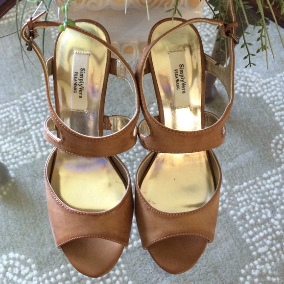Simply Vera Pumps