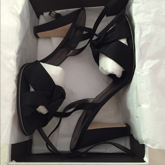 BLACK NIB VERA WANG SATIN EVENING SANDALS sz 42