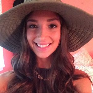 Meet your Posher, Taylor