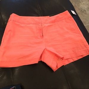 Coral : orange shorts