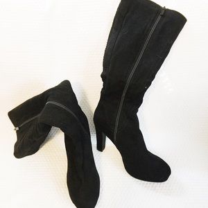 Tall sueded black stretch boot with pattern